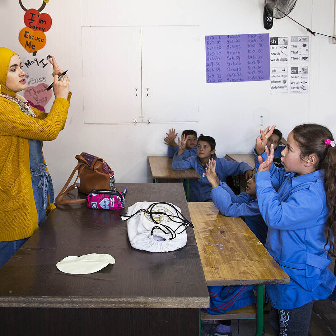 Schule in einem Flüchtlingslager in der Bekaa Ebene, Libanon